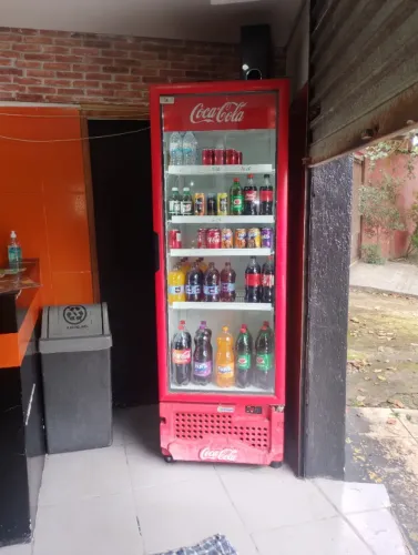 Hamburgueria vende objeto