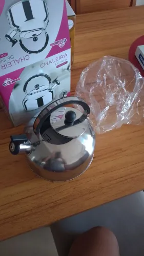 Chaleira de Inox - 2 Litros - Cor prata