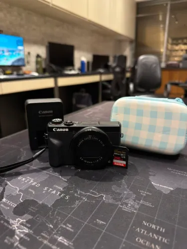 Camera canon g7x mark III perfeita estado com cartao de memoria e case