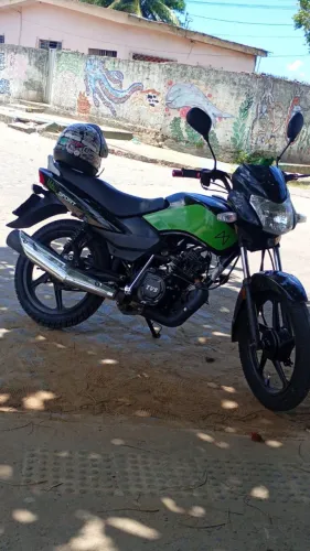 Quitada zera nova pouco uso , troco em carro