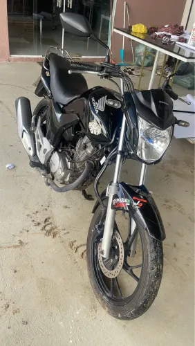 Fan 150 Mix, a moto tá em perfeito estado e funciona tudo.