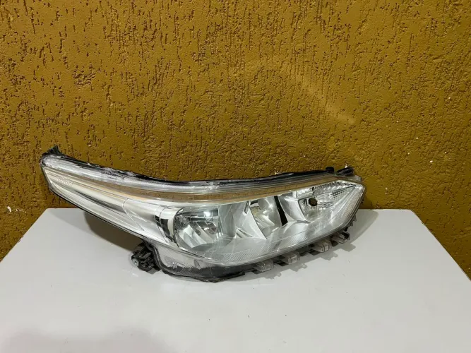 Farol direito Yaris 2018/2019/2020/2021/2022