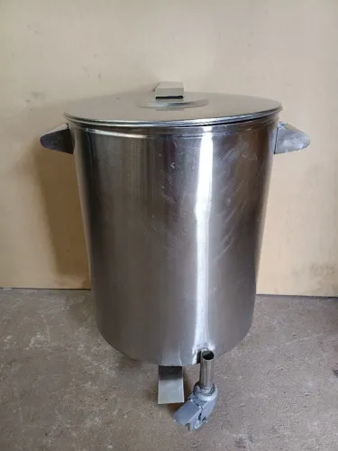 Lixeira de inox 150 litros