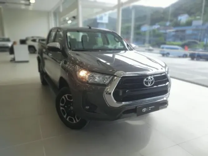 Toyota Hilux CD SRV 4X4 2.8 TDI Diesel Aut. 2024