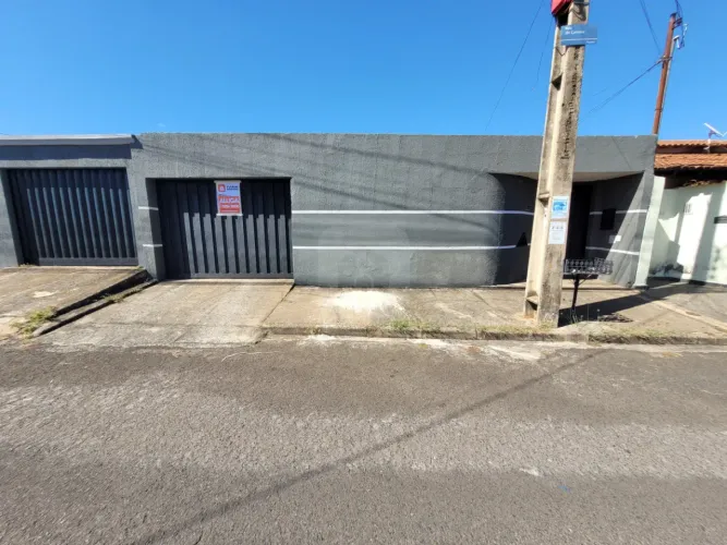 Casa para locação no bairro Planalto