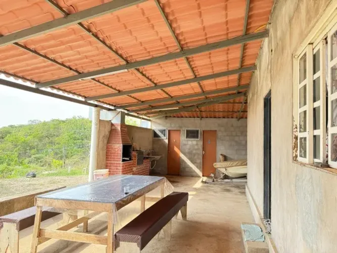 Corumbá IV, Goiás - Rancho com Casa de três quartos, churrasqueira e barco com motor