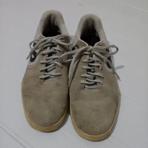 Sapato esportivo OUS masculino tamanho 41 usado 
