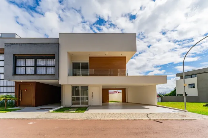 Casa em Condomínio no Alto Boulevard, 03 Suítes, 04 Vagas, Terraço, Bacacheri, Curitiba.