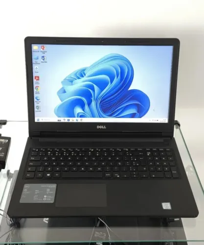 Notebook Dell Inspiron 15 3567 | i3-7020U | 4GB | 240GB SSD | HD 620 | 15.6