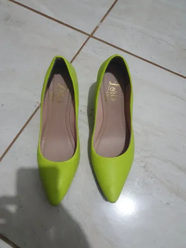 Scarpin verde limão tam.40 apenas venda
