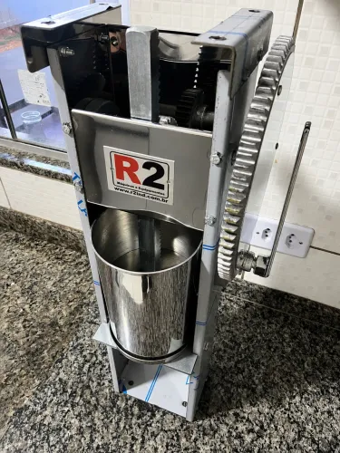 Masseira de Churros Manual R2 Inox - Nova, Nunca Usada