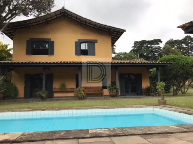 Casa Alto Padrão em condomínio fechado