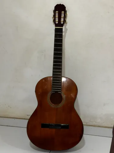VIOLÃO COM PRE EQUALIZADOR