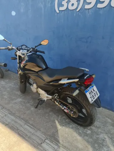 Vendo uma cb300r 2010 toda revisada, documentada pra sair logo !!