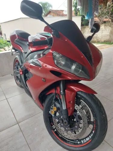 Yamaha R1 2004. 1000. Cilindrada