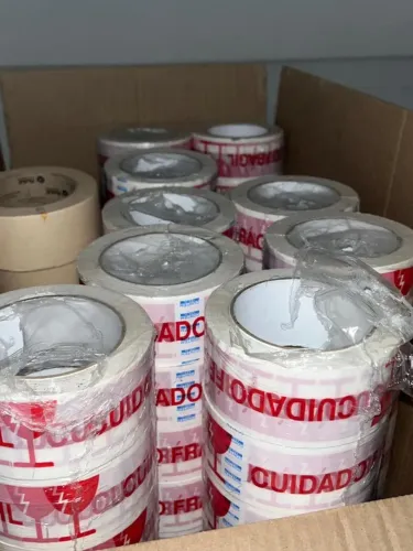 Fita adesiva ( cuidado frágil) 