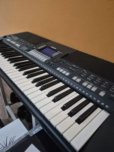 Vende-se Teclado Yamaha