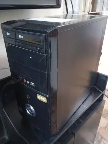 CPU com Windows 10 processador Intel i3 memória de 4 GB HD de 320