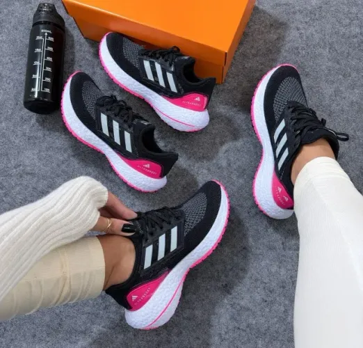 Tênis Adidas Atividade Física - R$ 130,00