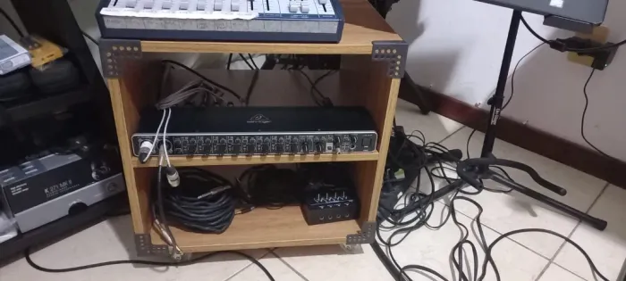 Rack para periféricos de áudio ou vídeo novíssimo