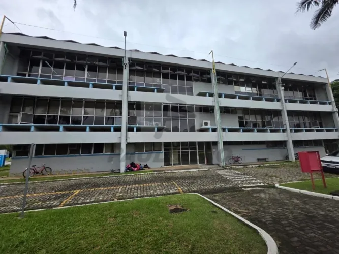 Prédio em condomínio para alugar no bairro no Parque Jaçatuba em Santo André - SP