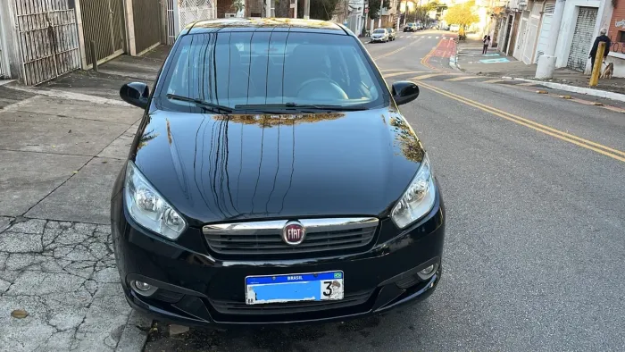 Fiat Grand Siena Essence 1.6 Flex 16V 2014