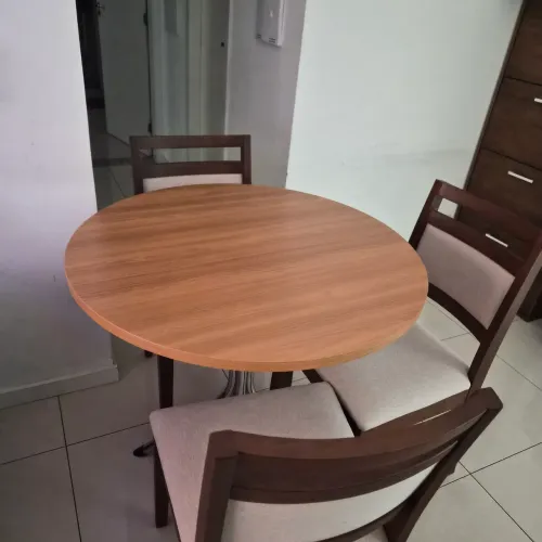 Mesa de Jantar à Venda(negociável)