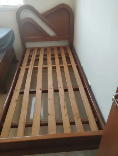 Cama de solteiro madeira maciça 