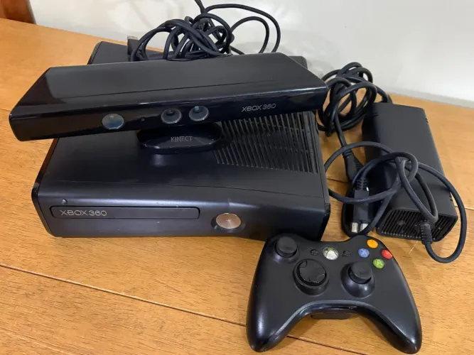 XBox 360 + 1 controle + Kinect + Jogos