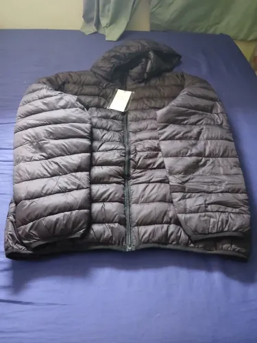 Jaqueta Preta,estou vendendo porque ficou muito grande pra mim.