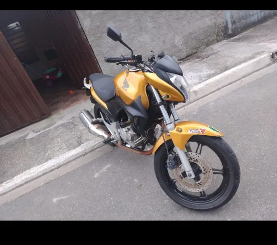 Moto Cb300