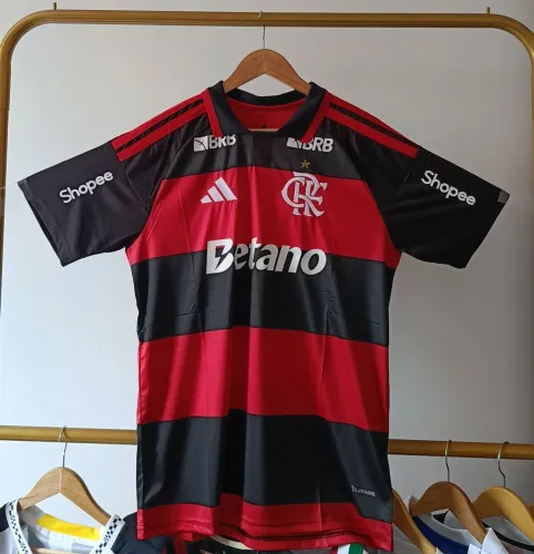 Camisa I do Flamengo versão torcedor com patrocínio 26/27