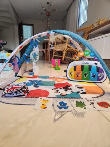 Tapete de Atividades 4 em 1 Baby Einstein Kickin Tunes - Musical e Multilíngue! ?
