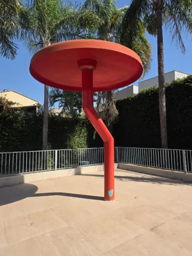 Cogumelo e bomba para piscina