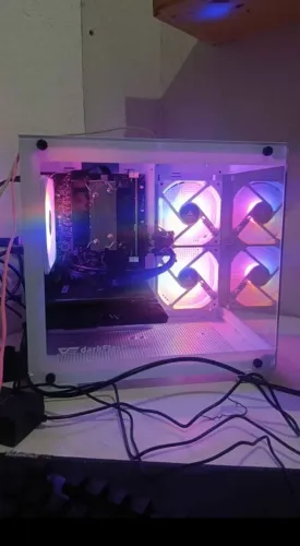 PC GAMER i7 2600 16 ram RX550