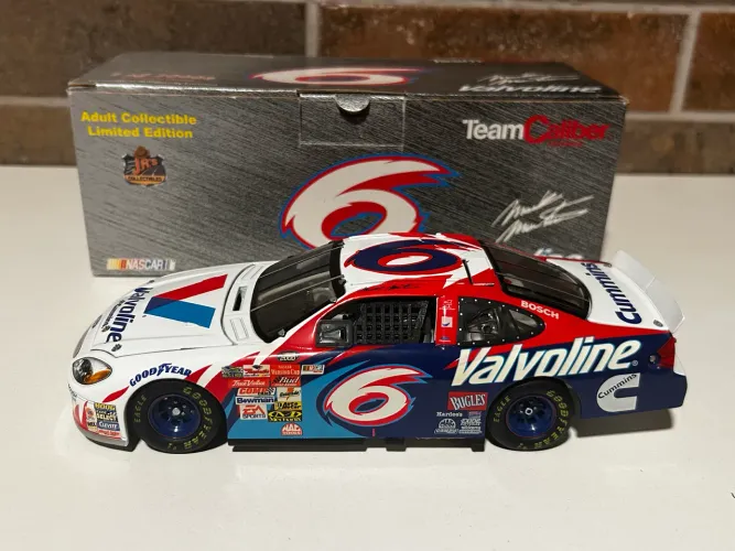 NASCAR Team Caliber 2000 - Mark Martin #6 Valvoline escala 1/24