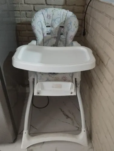 Vende se Cadeira de Refeição