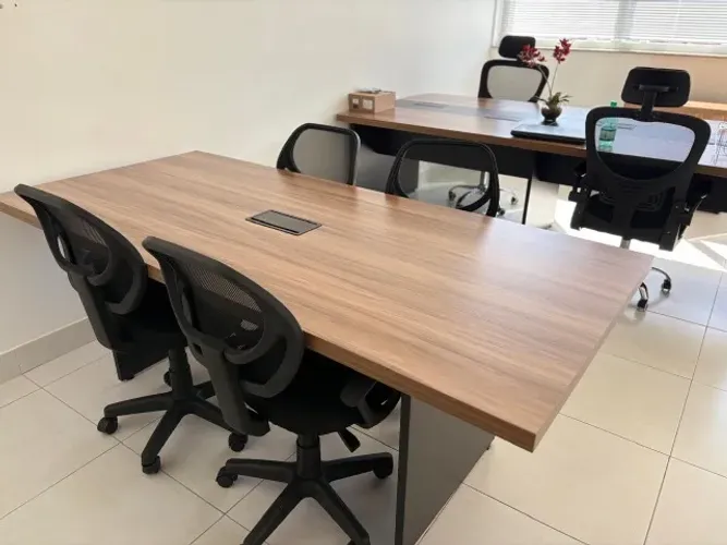 Mesa de Reunião Nova | Acabamento Premium