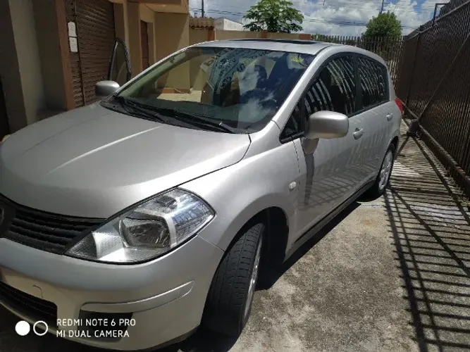 Nissan Tiida SL 1.8/1.8 Flex 16V Mec. 2011