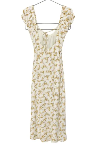 Vestido delicado com flores