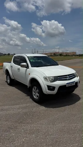 Mitsubishi L200 Triton HLS 2.4 Flex 16V CD Mec. 2016