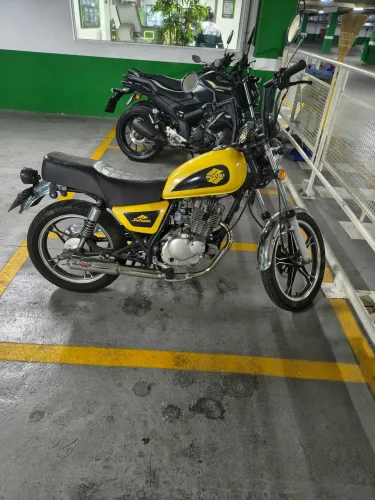 Suzuki Intruder 125