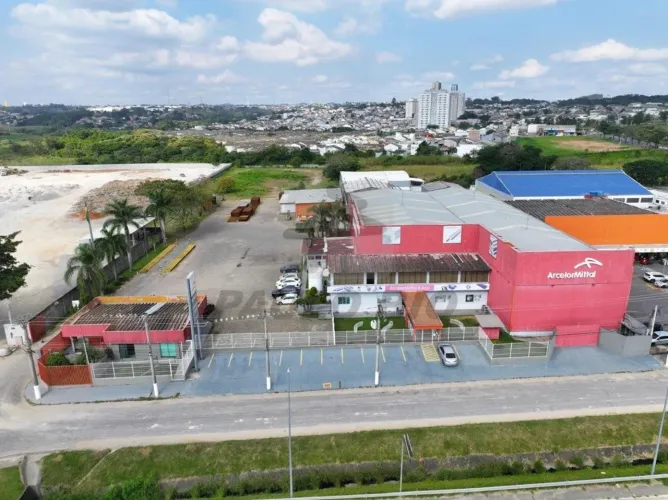 Galpão à Venda em Jacareí ao Lado da Rodovia Presidente Dutra