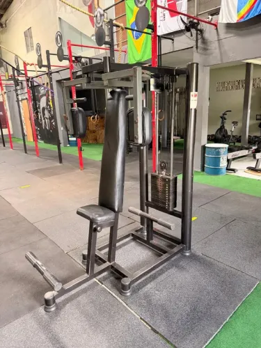 Máquina de Musculação - Voador
