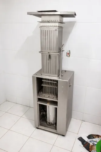 FORMADORA DE ESPETINHOS SEMI-AUTOMÁTICA