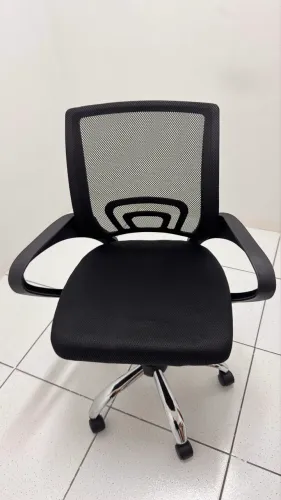 Cadeira de escritório nova