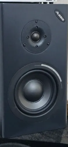 Monitor Alesis