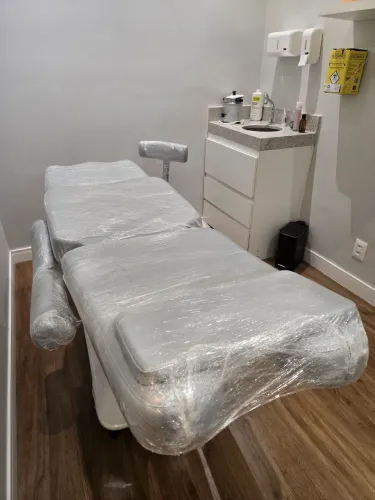 Cadeira Maca de Massagem e Depilação Bellano - Estado de Nova!