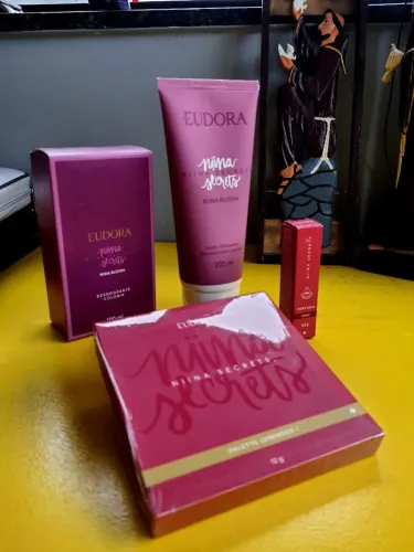 Kit Niina Secrets! Inclui a paleta Luminous 1. Perfeito para o dia dos namorados 