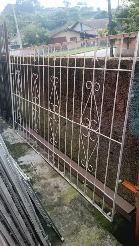 Grade de janela 1.50 A x 2.60L de parafusar VENDE-SE